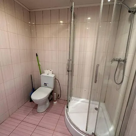 подобово в центрі міста за адресою братів рогатинців 28