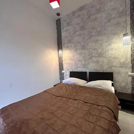 подобово в центрі міста за адресою братів рогатинців 28 * Leopoli